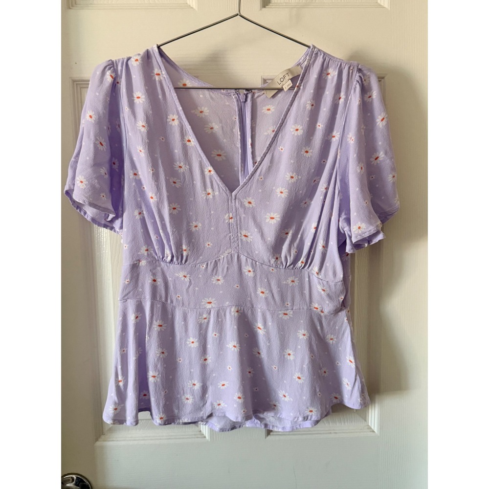 LOFT Lavender Floral Daisy Peplum‎ Top V-Neck Flutter Sleeve Purple Size 8